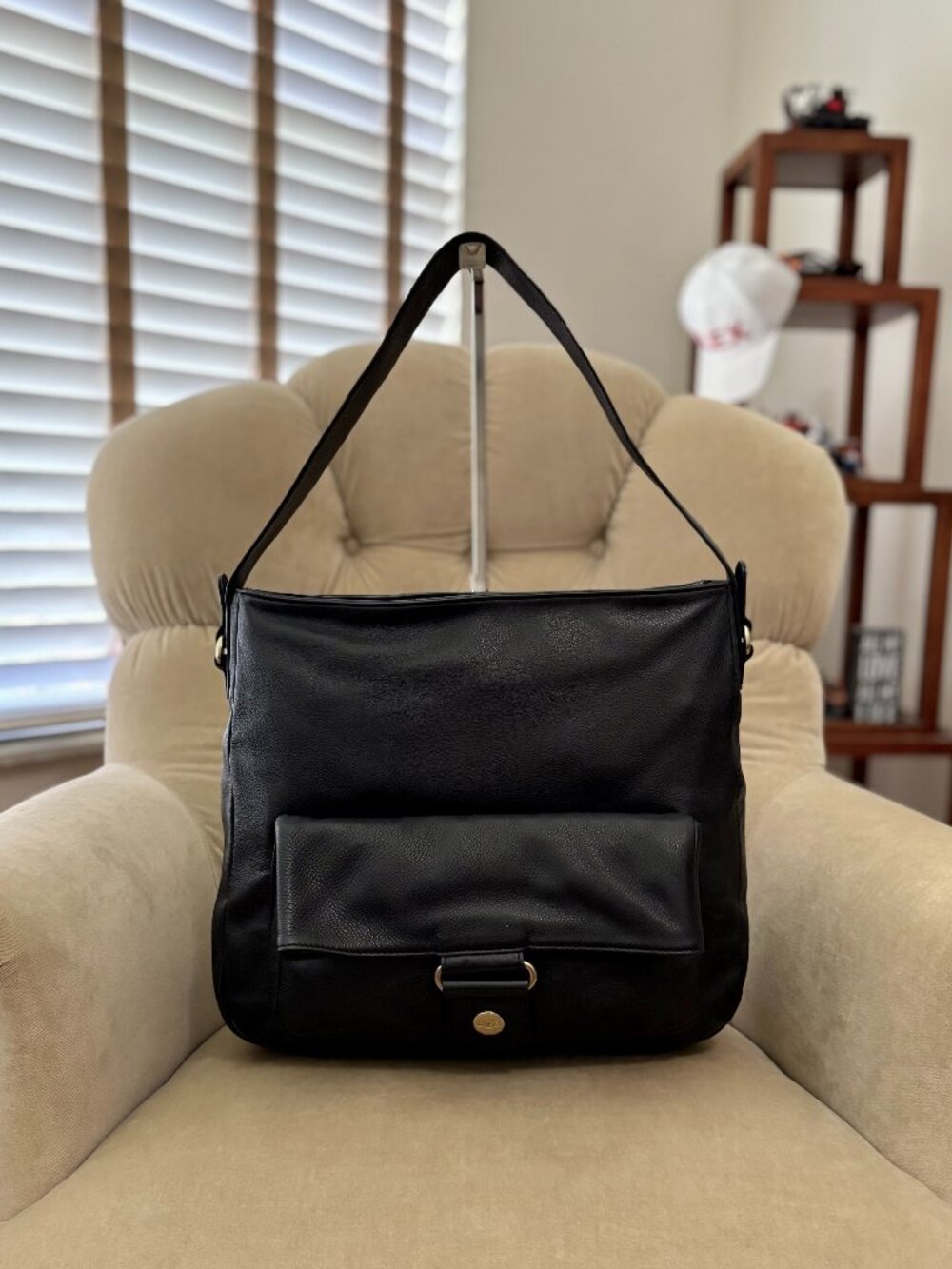 Auth UGG AUSTRALIA Genuine Leather Slouchy Carryall Satchel Hobo Bag